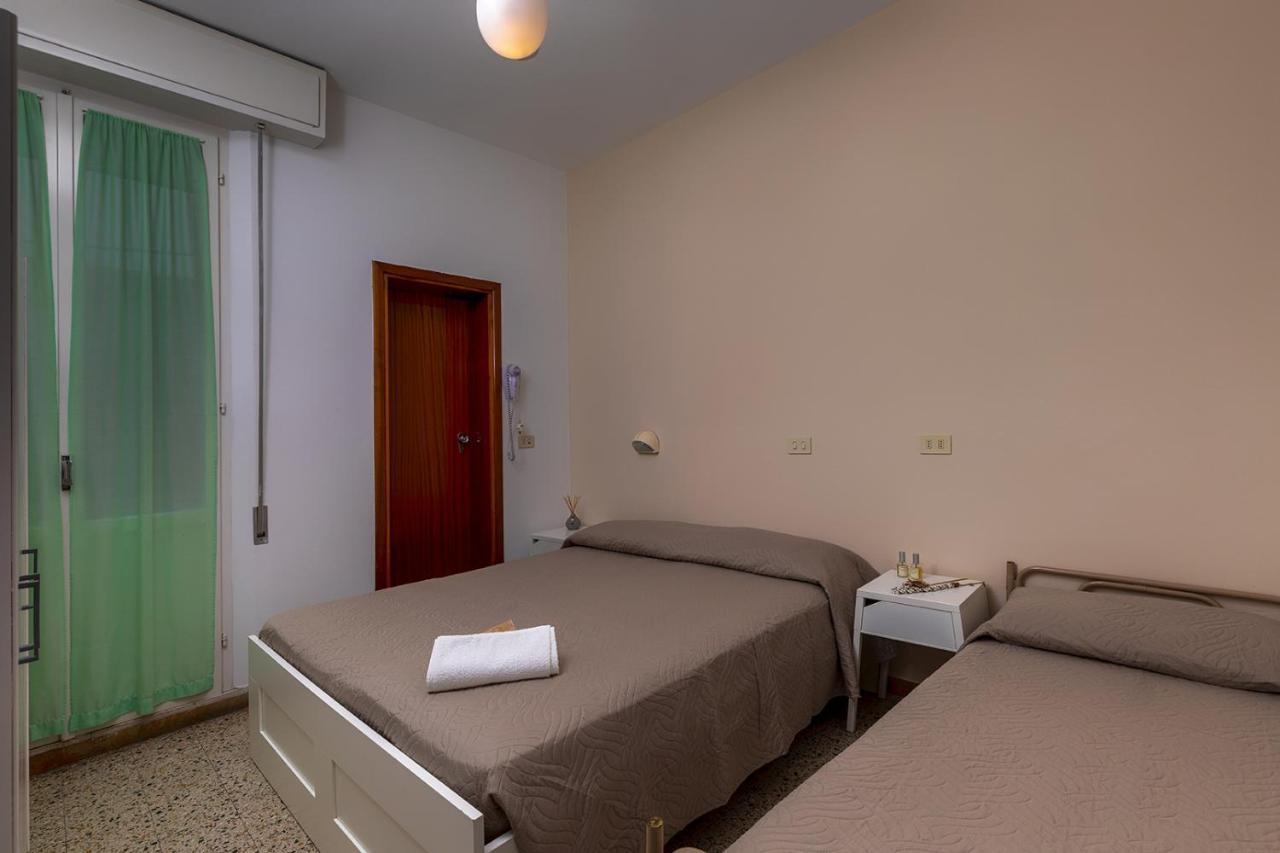 Albergo Gloria Белларія-Іджеа-Марина Екстер'єр фото